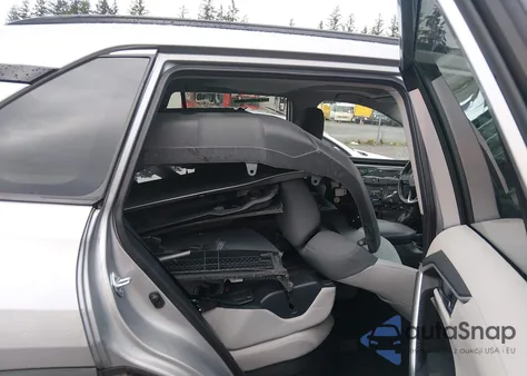 2021 Toyota Rav4 Hybrid Xle z USA, uszkodzony, nr VIN 2T3R6RFV4MW017091